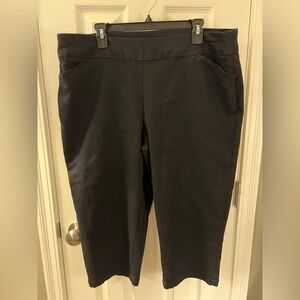 Croft and Barrow Women's Black Capri  Pants